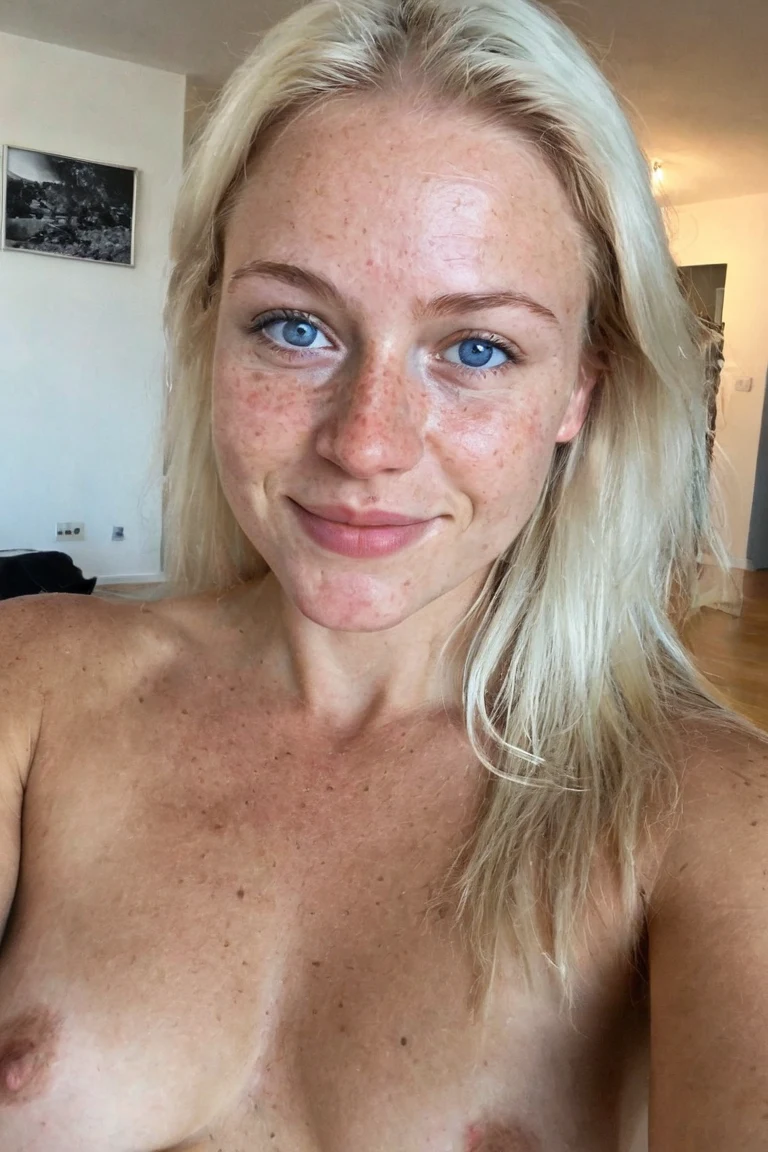 selfie-her-home-soft-smile-topless-15fd8d on PornMaster-色情大师